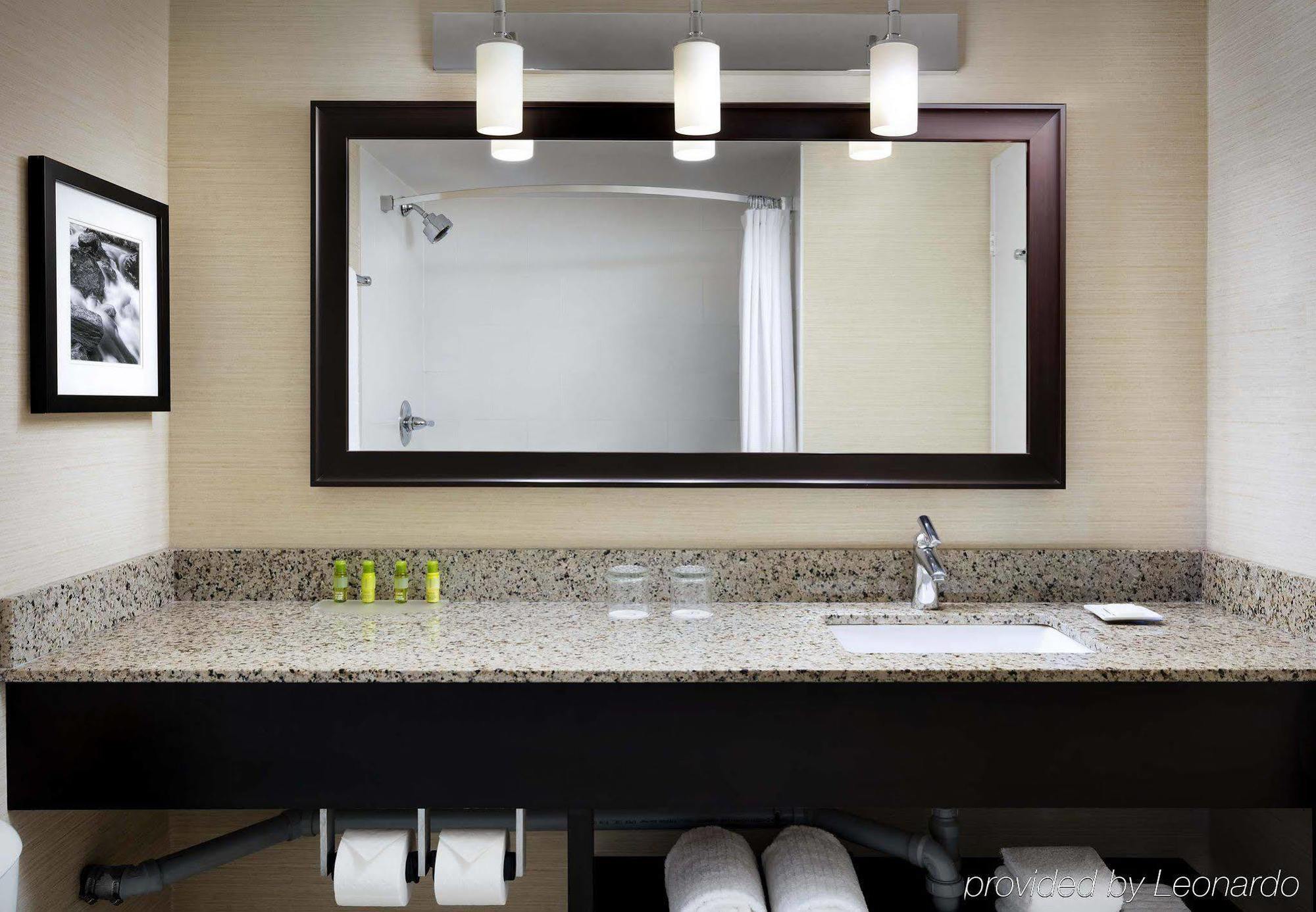 Delta Hotels By Marriott Sault Ste. Marie Waterfront Exterior foto